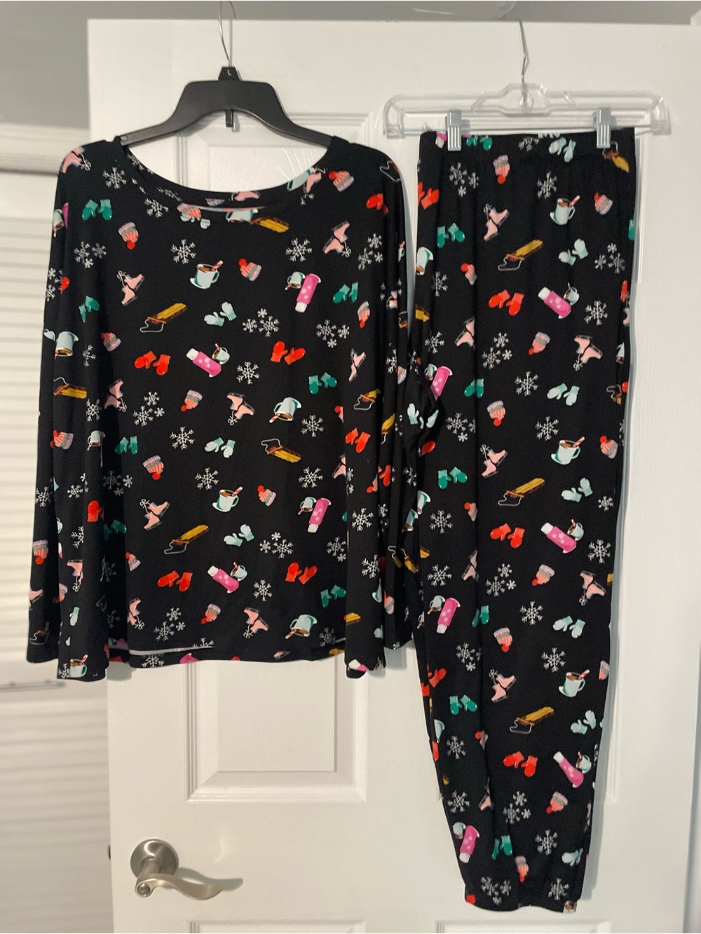 Plus Size Black Holiday Print Pajama Set - 0997 - Picture 2 of 4